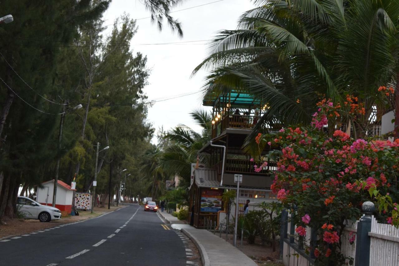 Sea Front Apartment Villa Flic-en-Flacq Exterior foto